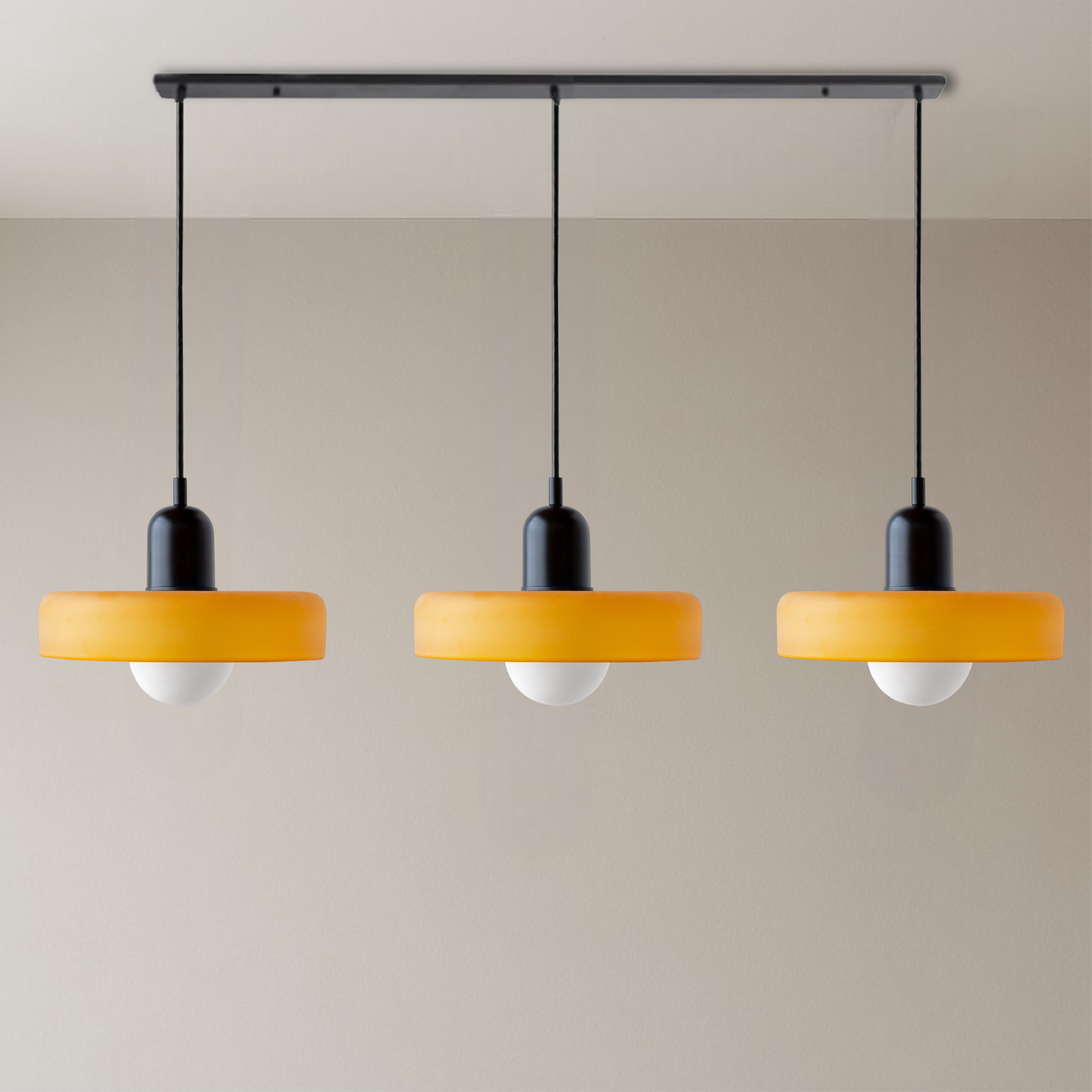 Suspension Bauhaus à 3 têtes en verre coloré