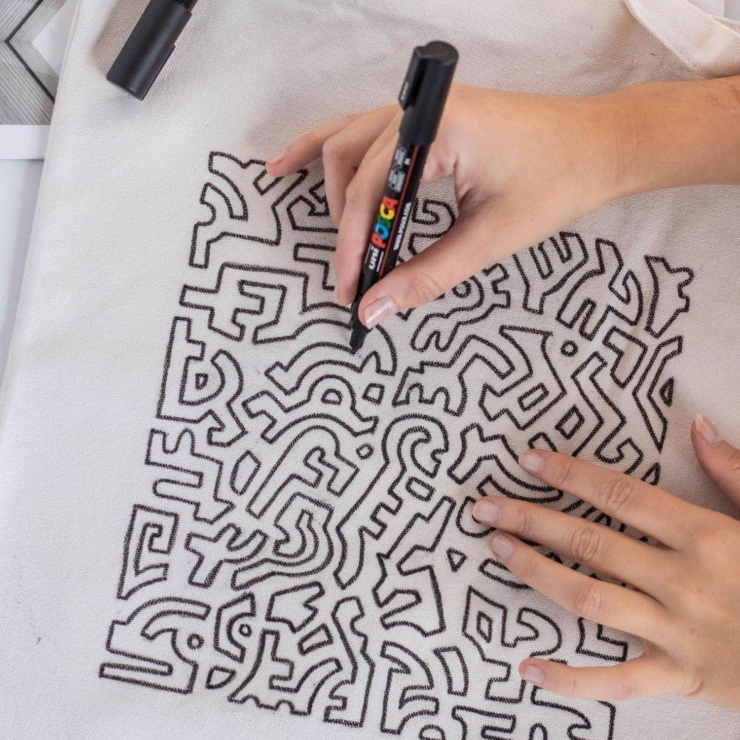 Marqueurs à Eau POSCA - Design confort pour Créativité Artistique - Peinture Durable