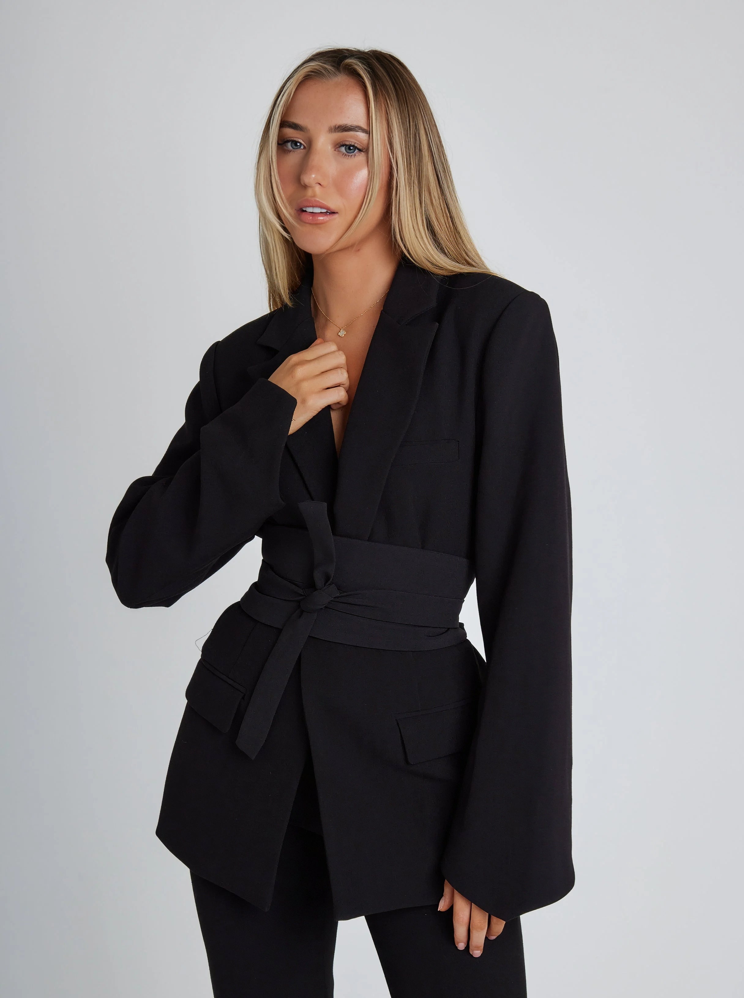 Blazer Élégant Noir - Style Polyvalent & Garde-Robe Essentielle