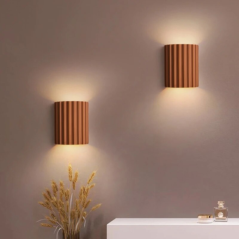 Applique Murale Moderne Orange en Résine de Qualité - Éclairage LED pour Décoration Élégante