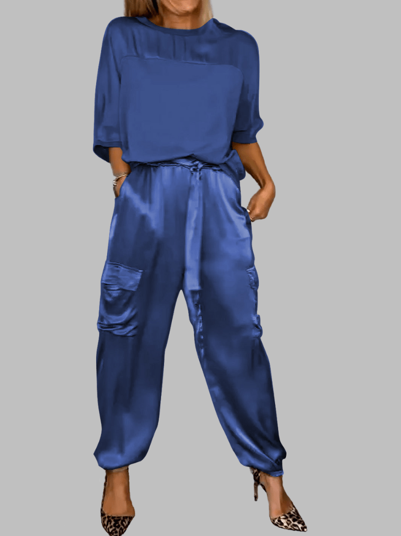 Ensemble de mode deux pièces en satin Eileena couleur Bleu | Style intemporel et look sophistiqué pour femmes