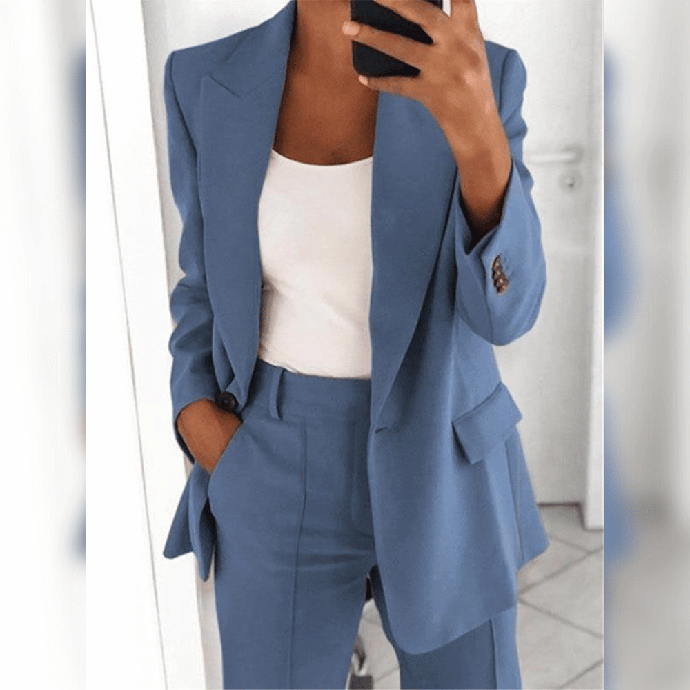 Blazer chic bleu, coupe flatteuse, confortable et stylé pour femmes