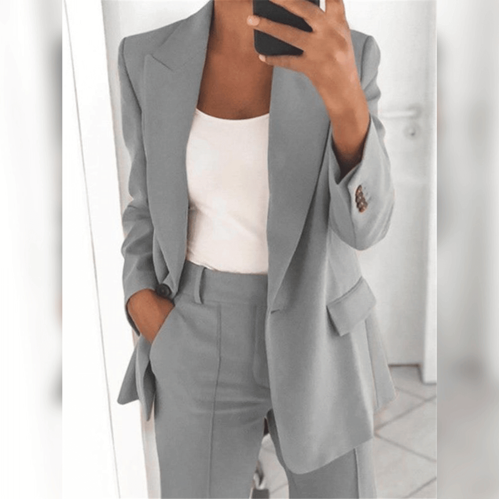 Blazer stylé gris, confortable et de qualité, mode féminine tendance