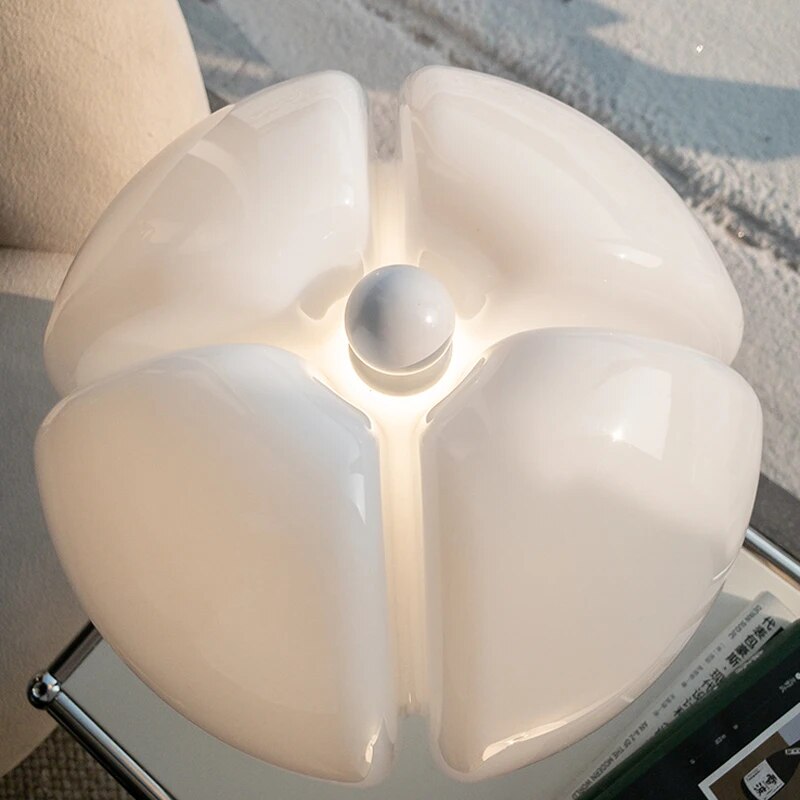 Lampe De Table Flower style art déco travel bottle leak-proof design on-the-g