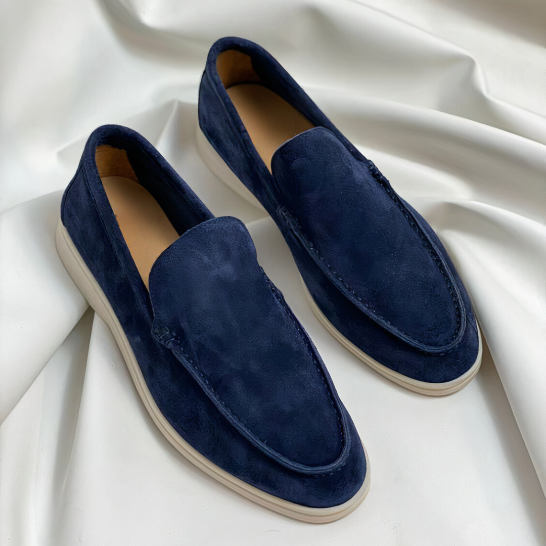 Mocassins en Cuir Bleu Foncé Vintage - Design Pratique et Élégance Masculine dog
