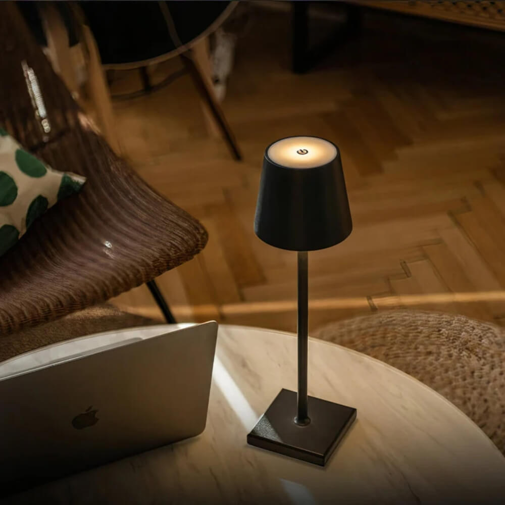 Lampe iconique Maïa en aluminium durable pour éclairage de jardin extérieur dog t