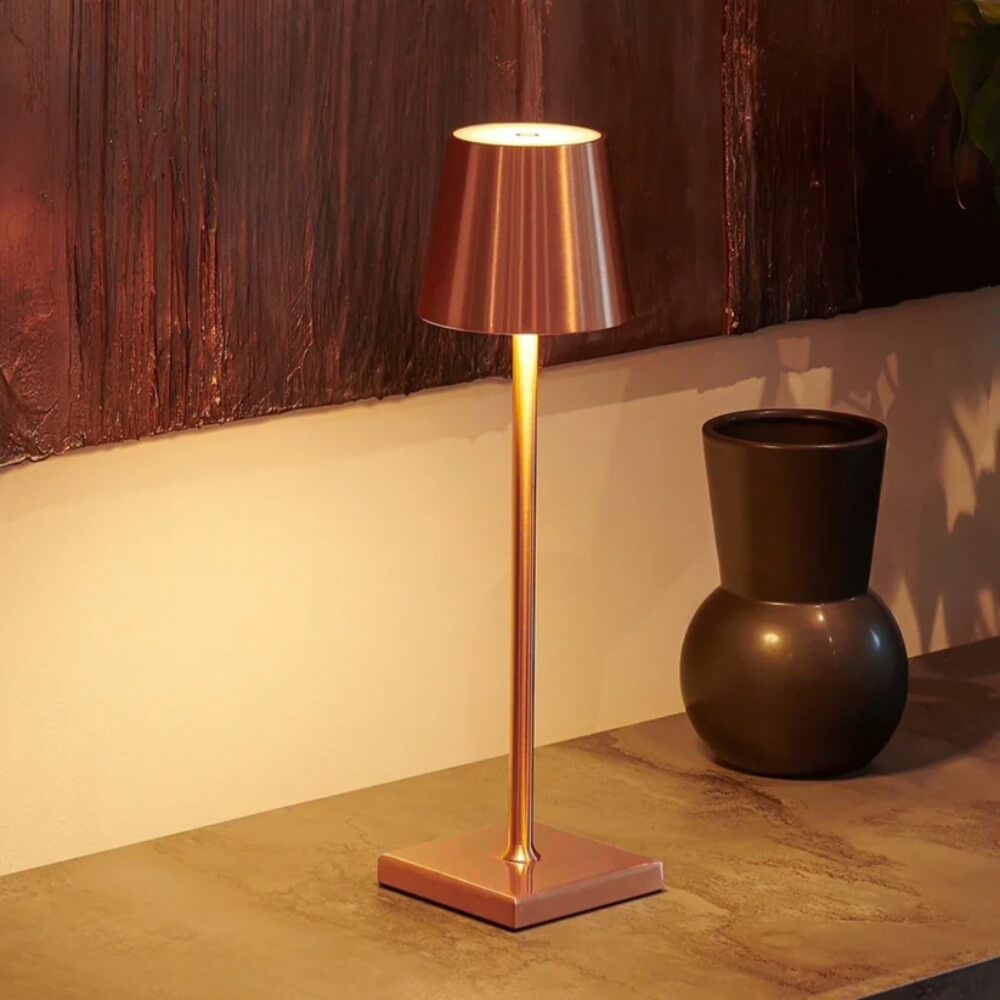 Lampe iconique Maïa rose en aluminium durable pour éclairage extérieur personnalisé