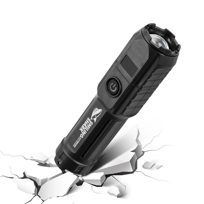 Lampe torche puissante et rechargeable avec plusieurs modes d'éclairage pour une utilisation polyvalente