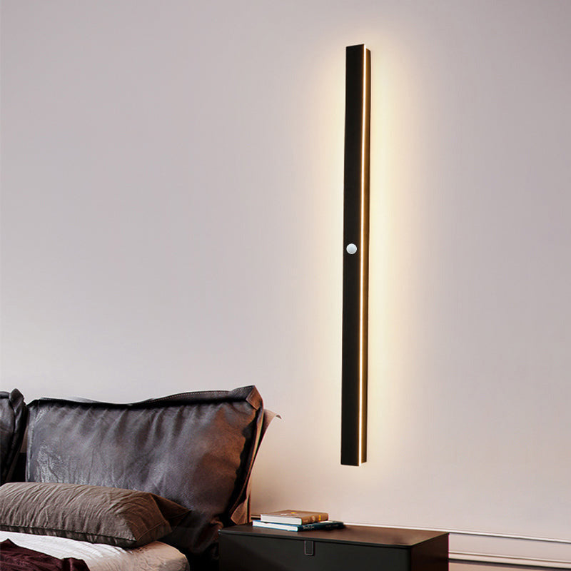 Applique murale LED avec design contemporain idéal pour éclairer les espaces extérieurs