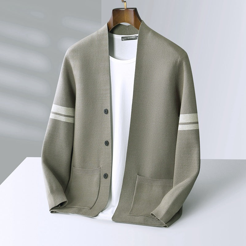 Cardigan Loïc en laine mérinos beige mérinos avec accents luxueux et coupe ajustée