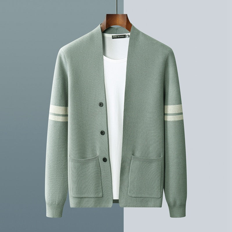 Cardigan Loïc en laine mérinos avec accents luxueux et coupe ajustée
