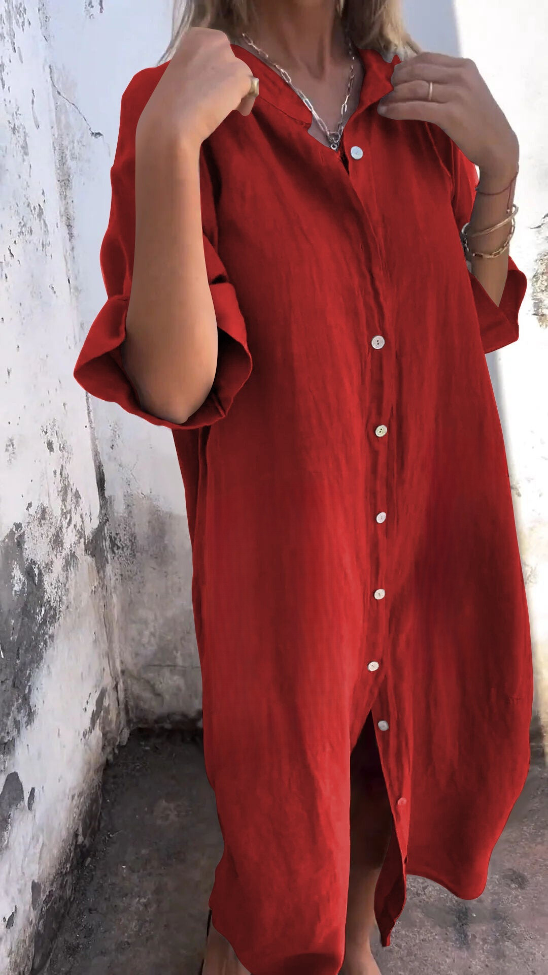 Robe longue style t-shirt Milana en lin rouge pour une touche chic