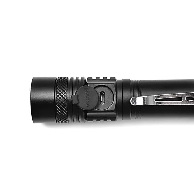 Lampe torche puissante étanche idéale pour une utilisation en extérieur trave