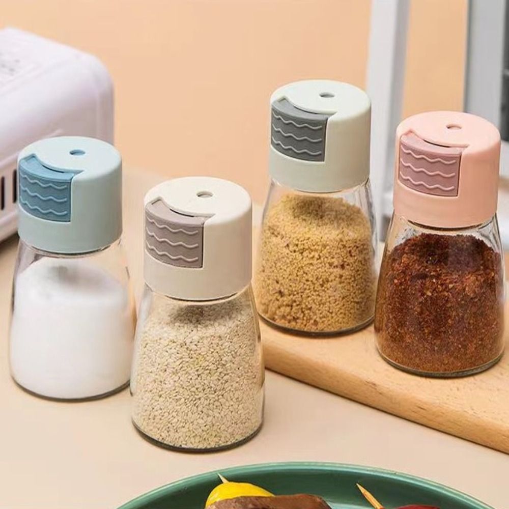 Salière et poivrière - Précision des assaisonnements pour des plats savoureux dog