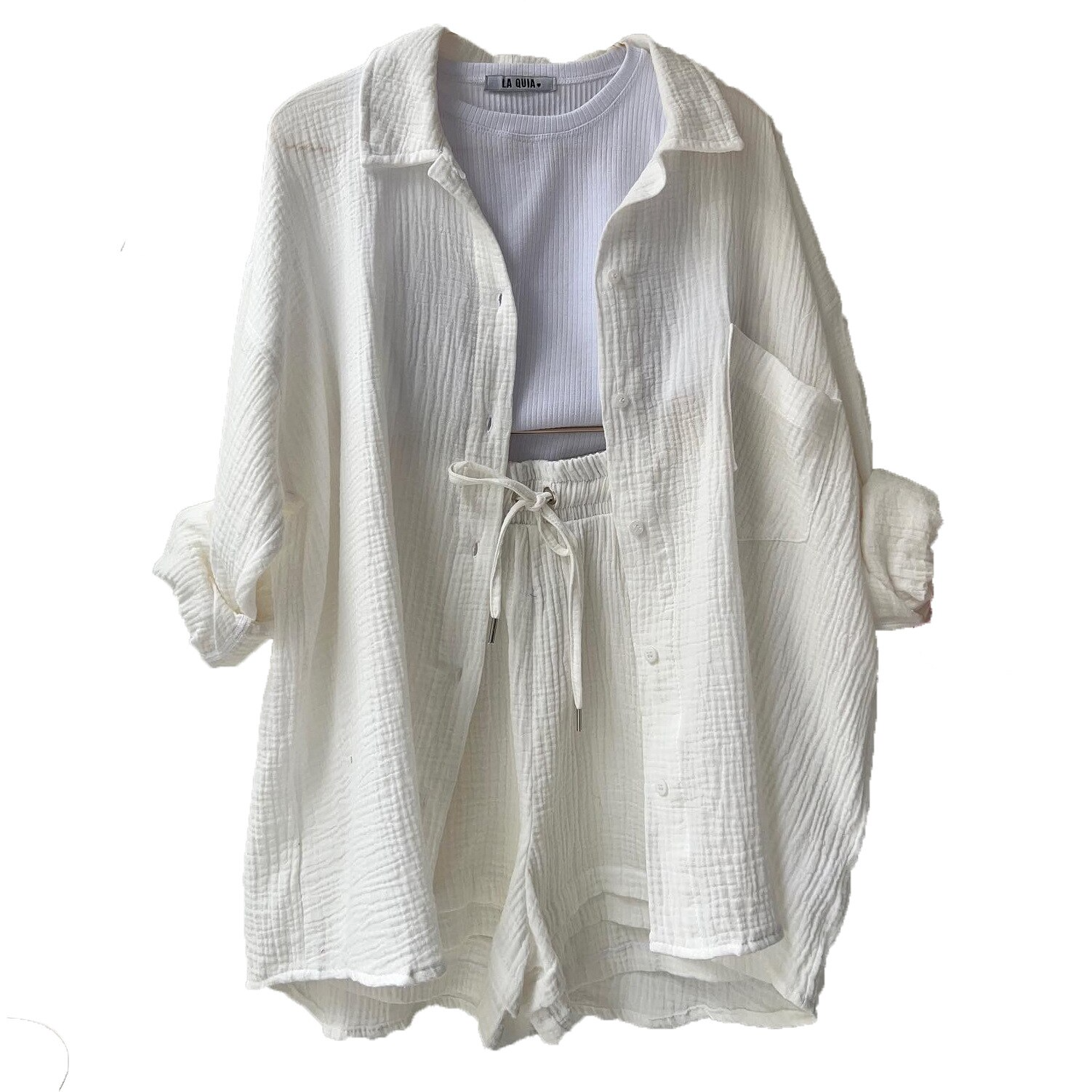 Ensemble confortable Suzie en Blanc, allure chic et tissu doux travel bottle
