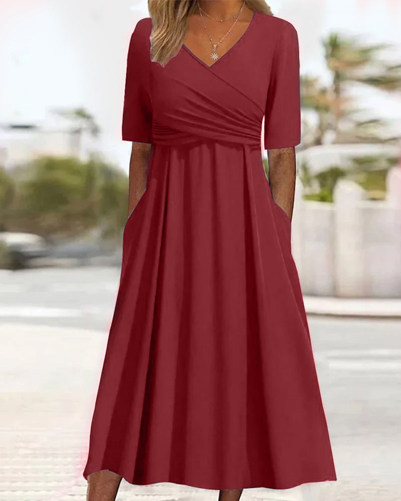 Robe croisée à col en V stylisé en coton rouge pour femmes, style élégant et féminin