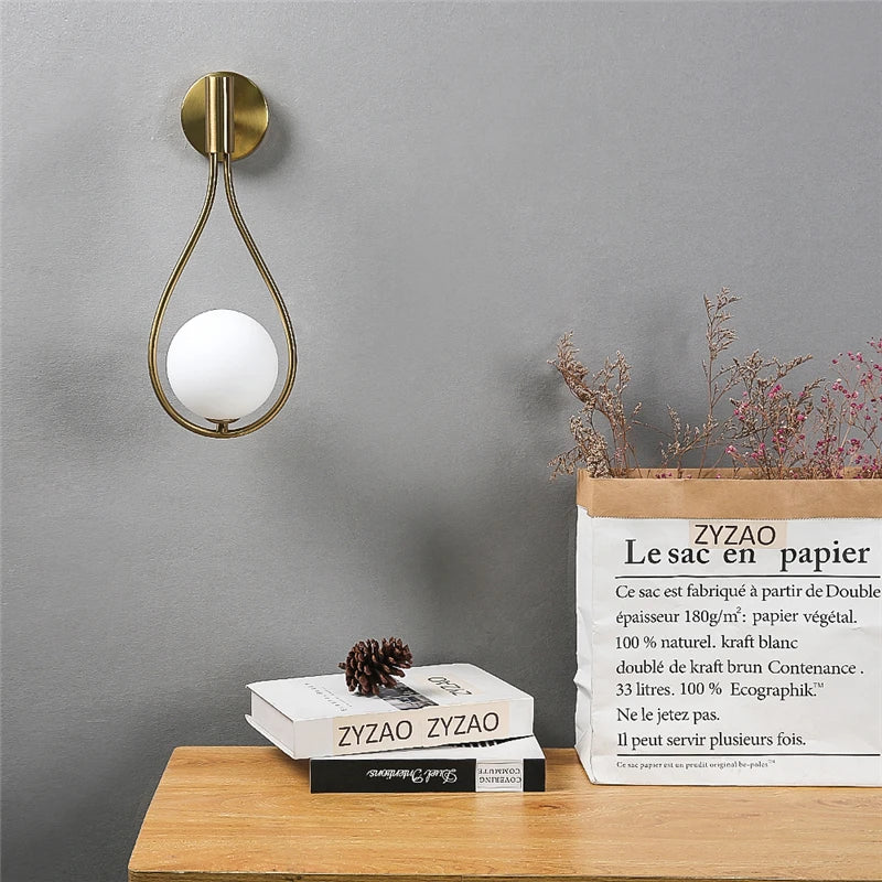 Applique Murale Globe en Verre Métal - Design Élégant pour un Éclairage Chaleureux